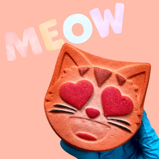 Love Meow Bathbomb